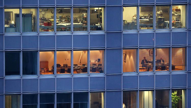 Der Finanzinvestor Cerberus fordert zwei Sitze im Aufsichtsrat der Commerzbank.