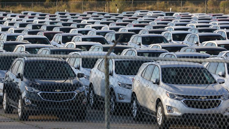 Autos von Chevrolet stehen in einem GM-Werk in Kanada.