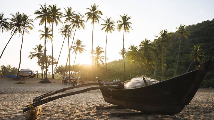 Morgendämmerung am Agonda-Strand, Goa.