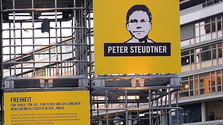 Peter Steudtner sitzt seit 112 Tagen in Haft.