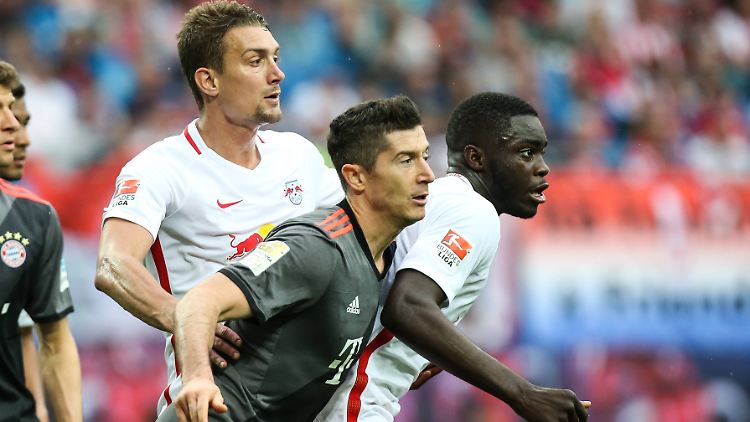 Bayerische Klasse trifft im Pokal auf Leipziger Geschlossenheit - ein Duell auf Augenhöhe, findet Taktikexperte Daniel Memmert.