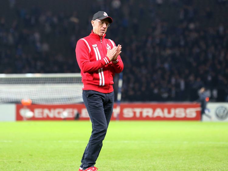 Trainer Peter Stöger stand nach 13 Pflichtspielen ohne Sieg zuletzt massiv in der Kritik.