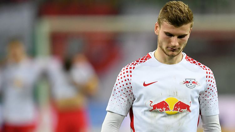 Timo Werner brauchte nach seinem Fehlschuss gegen den FC Bayern den Zuspruch seiner Kollegen.