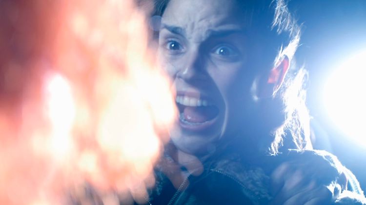 Luise Befort als Merle Schlien in bester "Scream"- Manier ...