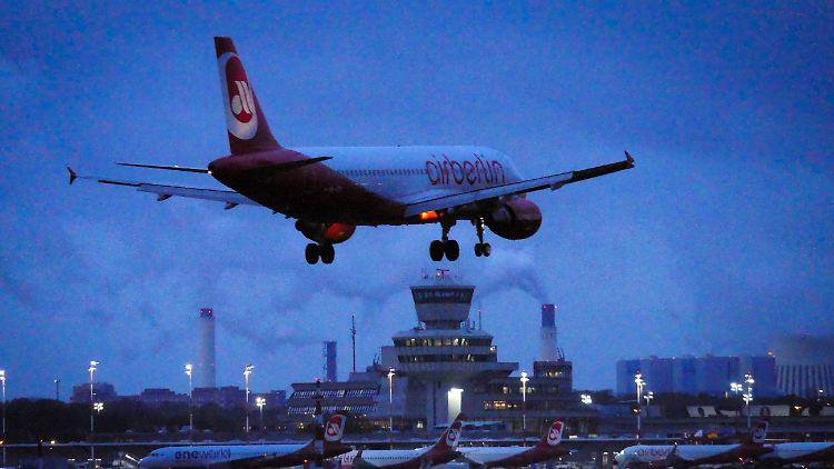 Die letzte Maschine von Air Berlin fliegt noch einmal von München nach Berlin.