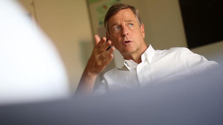 Vielleicht hat er ja nun auch seine Leidenschaft für die Kleingärtnerei entdeckt: Claus Kleber.