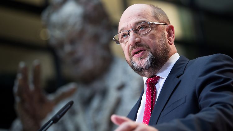 SPD-Chef Martin Schulz hält am Entschluss der Sozialdemokraten fest, in die Opposition zu gehen.