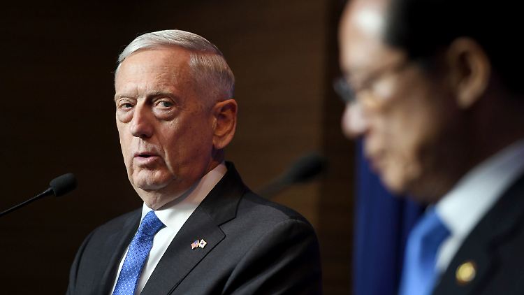 US-Verteidigungsminister James Mattis und sein südkoreanischer Amtskollege Song Young-moo demonstrieren Einigkeit.