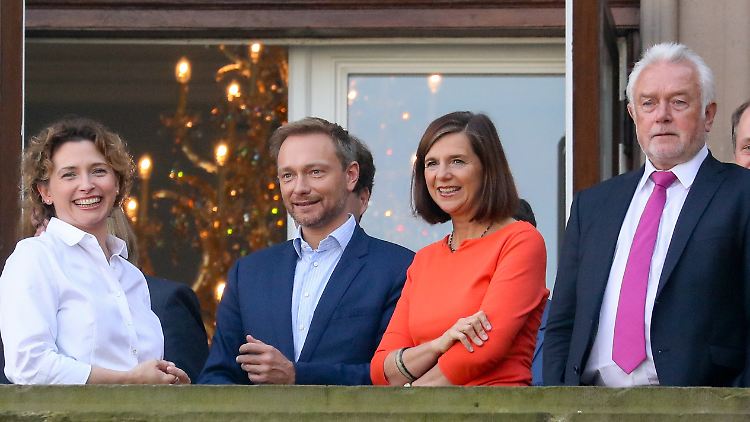 Nach anfänglichen Harmoniedemonstrationen werden die Jamaika-Verhandlungen vor allem von öffentlichen Schuldzuweisungen begleitet. 