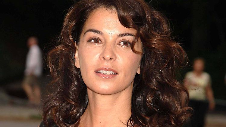 Schauspielerin Annabella Sciorra schläft bis heute mit einem Baseballschläger neben dem Bett. 