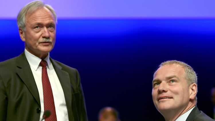 So genau wie Kengeter (r.) müsse der Neue das Börsengeschäft nicht kennen, sagt Aufsichtsratschef Faber. Er sollte aber einen besseren Draht zur Politik haben.