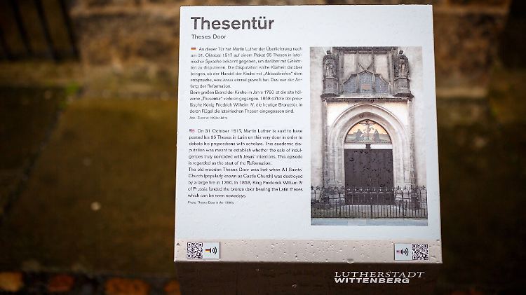 Schlosskirche in Wittenberg: An diese Tür soll am 31. Oktober 1517  Martin Luther 95 Thesen geschlagen haben.