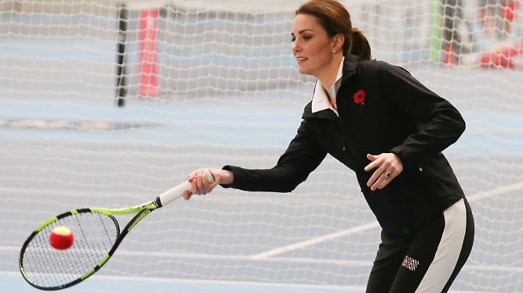 Herzogin Kate spielt Tennis für den guten Zweck.