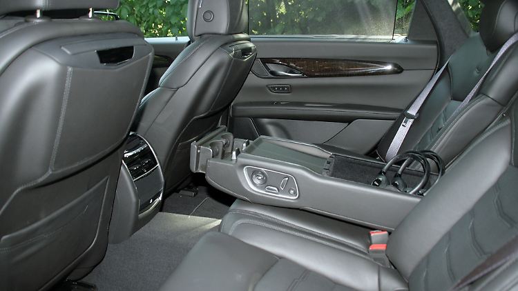 Viel Platz im Fond und individuelle Einstellmöglichkeiten für die Sitze machen auch die Reise in der zweiten Reihe zu einem Vergnügen.