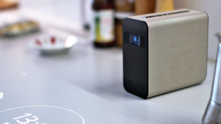 Der Xperia Touch macht in der Küche eine gute Figur.