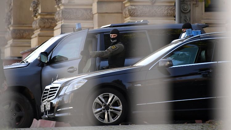 Die Bundesanwaltschaft hat die Ermittlungen in dem Terrorverdachtsfall von Schwerin an sich gezogen.