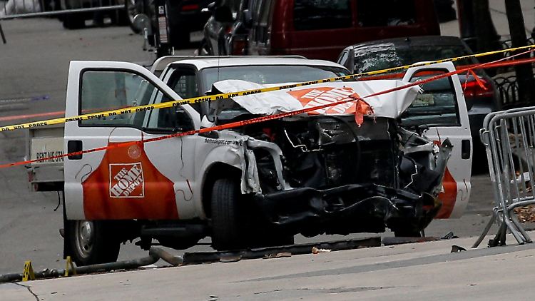 Mit einem Pickup-truck raste der Attentäter über einen Gehweg in Manhattan.