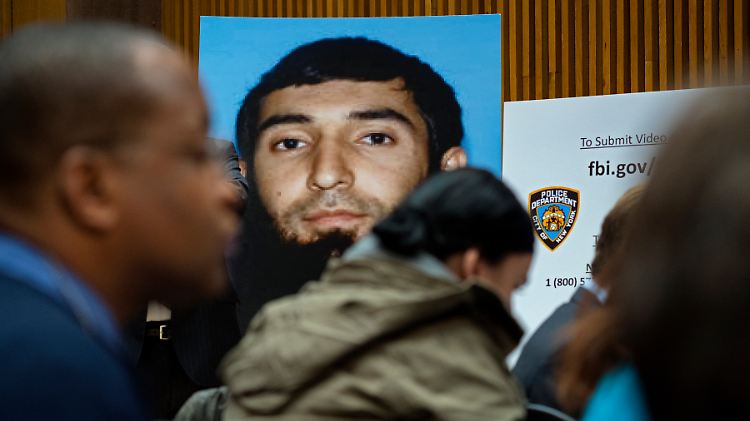 Bei einer Pressekonferenz informierten die New Yorker Polizei und das FBI über ihre bisherigen Erkenntnisse zu Sayfullo S.