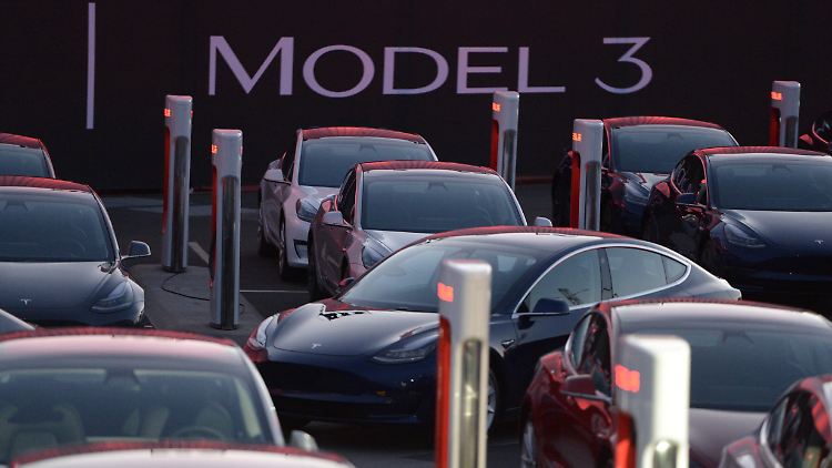 Mit dem Model 3 will Tesla auf den Massenmarkt vordringen. 