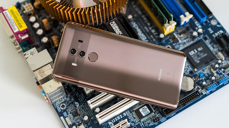 Das Huawei Mate 10 Pro hat ein schlichtes, aber schickes Design.