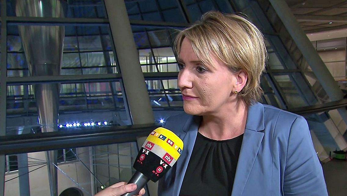 ITVSimonePeter.jpg