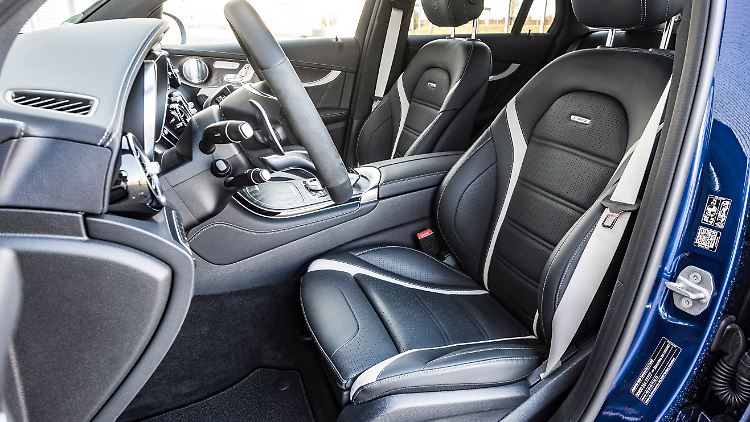 Die Sportsitze lassen den Piloten des Mercedes-AMG GLC 63S nicht einfach nur sitzen, sie halten ihn fest.
