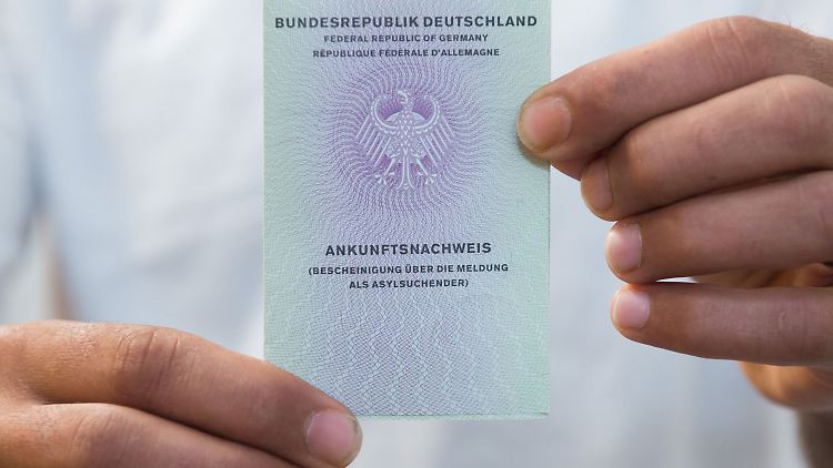 Bisher ist es nicht strafbar, im Asylverfahren falsche Angaben zu machen.