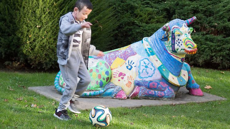 Heute kann Hassan sich wieder bewegen. 80 Prozent seiner Haut mussten die Ärzte ersetzen.