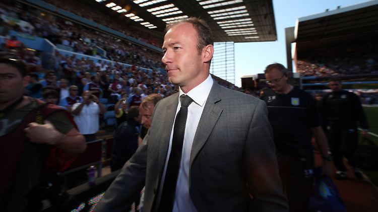 Alan Shearer fürchtet aufgrund Tausender Kopfbälle an Demenz zu erkranken.