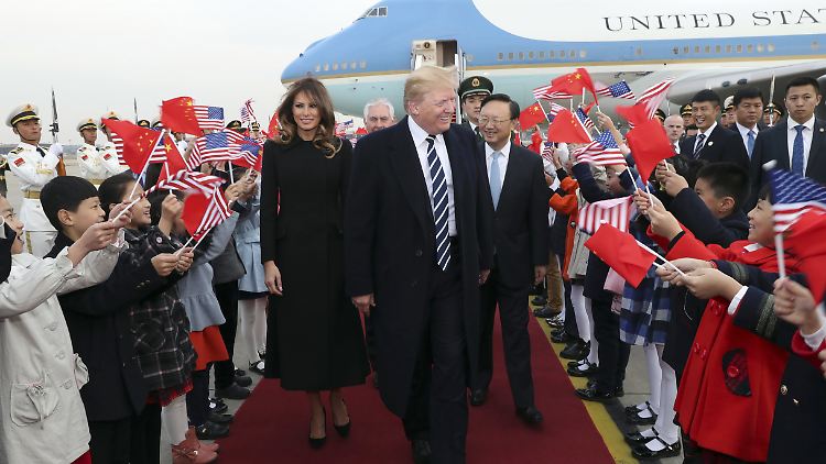 Mit dem chinesischen Überschuss in den Handelsbeziehungen mit den USA steht ein handfester Interessenkonflikt auf dem Plan.