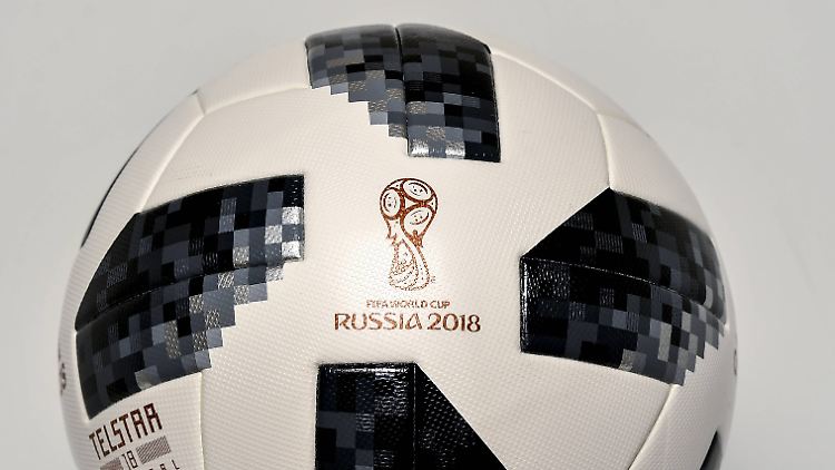 Muss ins eckige: Der "Telstar 18".