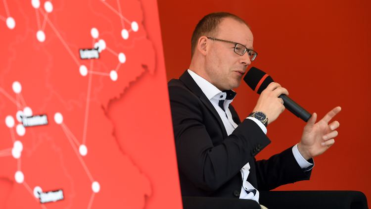 Matthias Höhn ist zwischen die Fronten geraten.