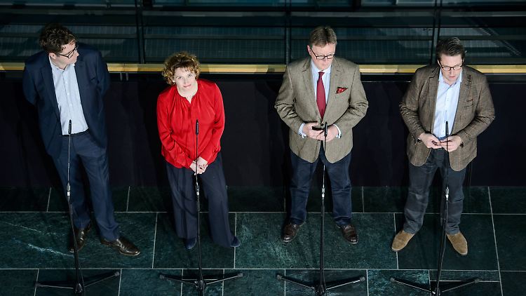 Jamaika-Chor: In ihren inzwischen traditionellen Sondierungsstatements schlagen die Parteimanager neue Töne an.