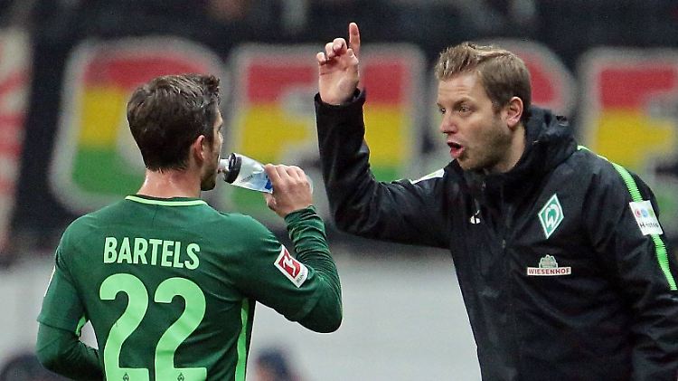 Warten in dieser Saison noch auf Werder Bremens ersten Ligasieg: Fin Bartels und sein neuer Trainer Florian Kohfeldt.