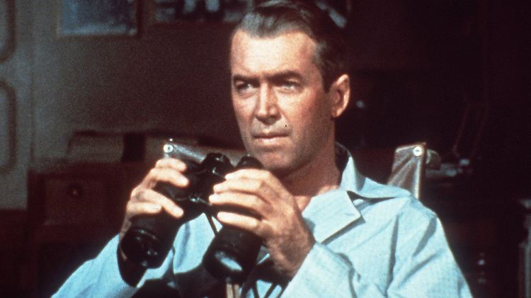 Dank seinem Hang zum Voyeurismus hat James Stewart in Hitchcock's "Rear Window" festgestellt, dass sein Nachbar Mörder ist.
