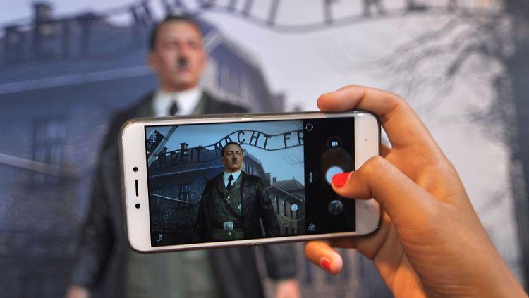 Die Hitler-Wachsfigur ist bei Museumsbesuchern in Indonesien ein beliebtes Selfie-Motiv. 