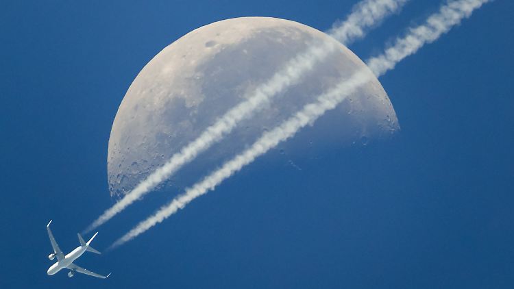 Zwischen Berlin und München produziert ein Lufthansaflug 319 Kilogramm CO2 pro Kopf.