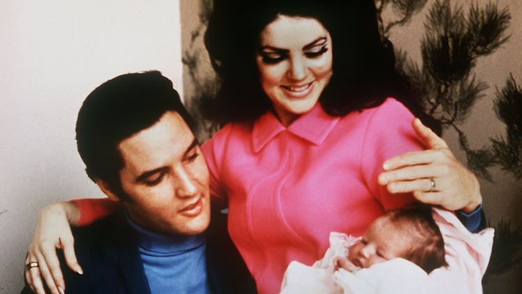 Schon als 17-Jährige zog Priscilla zu Elvis auf sein Anwesen "Graceland".