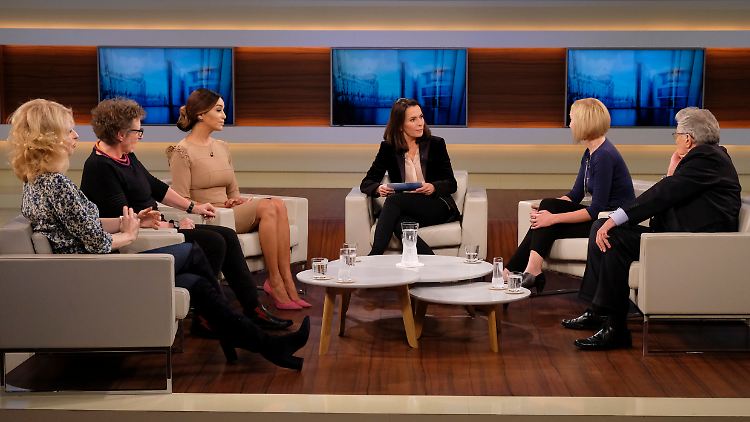Wills Gäste, von links nach rechts: Heike-Melba Fendel, Ursula Schele, Verona Pooth, Laura Himmelreich und Gerhart Baum