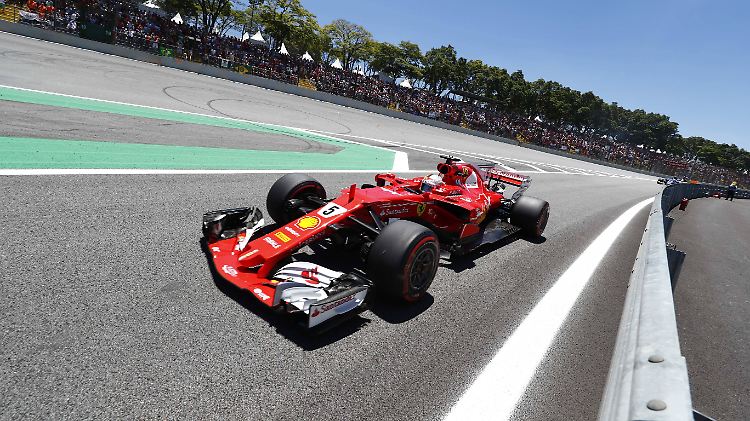 Nach längerer Durststrecke steuerte Sebastian Vettel seinen Boliden in Brasilien erstmals wieder als Erster ins Ziel.