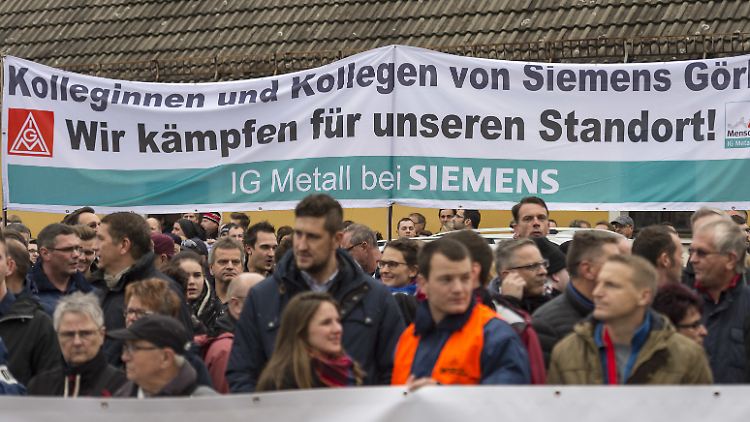Wegen des Strukturwandels stehen bei Siemens und GE tausende Jobs auf der Kippe.