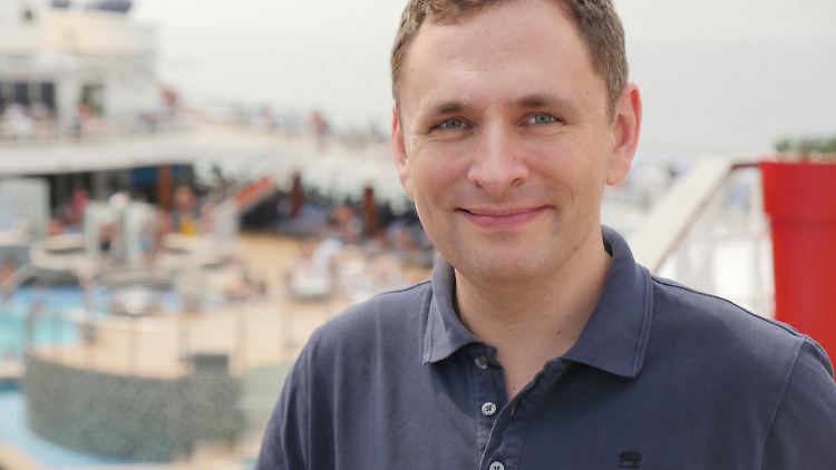 Matthias Morr beschäftigt sich tagtäglich mit Kreuzfahrtschiffen.