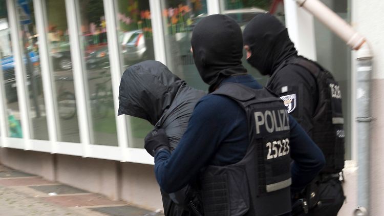 Im Juli hatte die Polizei ein mögliches Fluchtfahrzeug beschlagnahmt und Verdächtige festgenommen.