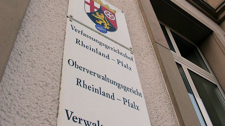 Das OVG Koblenz wies die Klage des Ex-Lehrers ab.