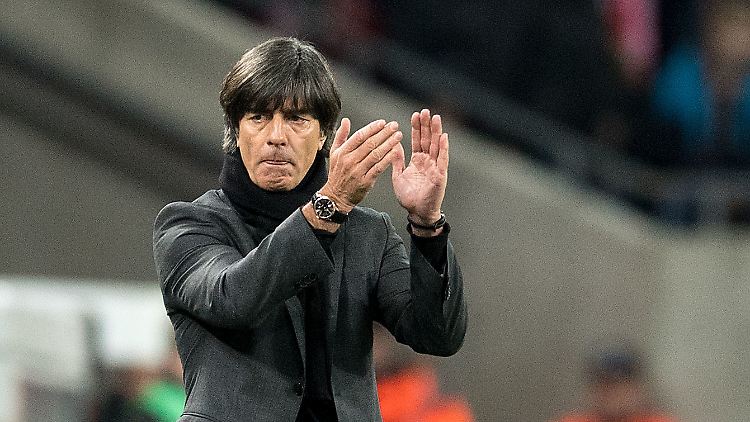 Joachim Löw kann mit dem Remis gegen Frankreich nicht zufrieden sein.