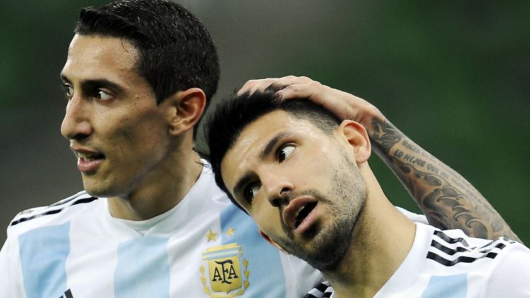 Argentiniens Di Maria und Agüero: Niederlage gegen Nigeria.