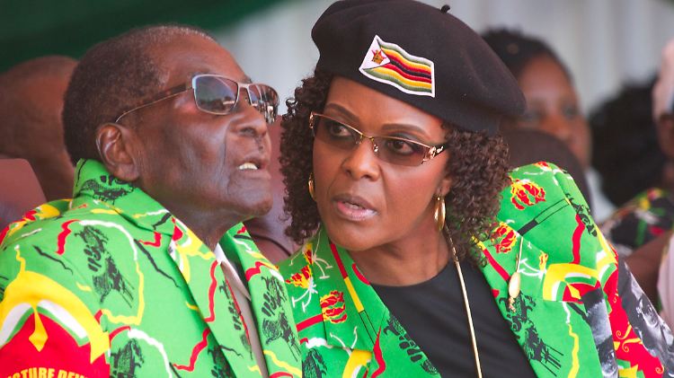 Hinter dem greisen Diktator Robert Mugabe stand in den vergangenen Jahren stets seine Frau Grace. 