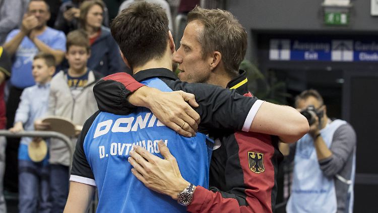 Bundestrainer Jörg Roßkopf ist stolz auf seinen Schützling Dimitrij Ovtcharov.