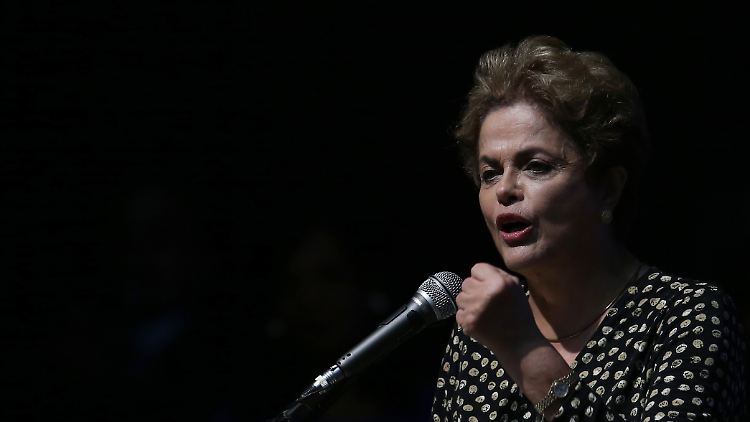 Dilma Rousseff gibt sich kämpferisch.