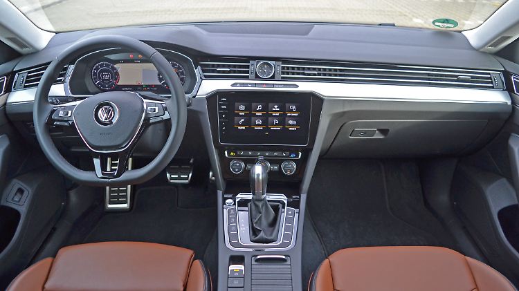 Der Innenraum des Arteon ist schlichte Schönheit, die man so aber auch aus dem Passat kennt.